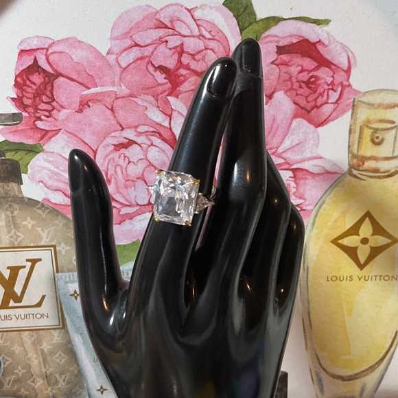 Square Cut Diamond Ring - Picture 1 of 3